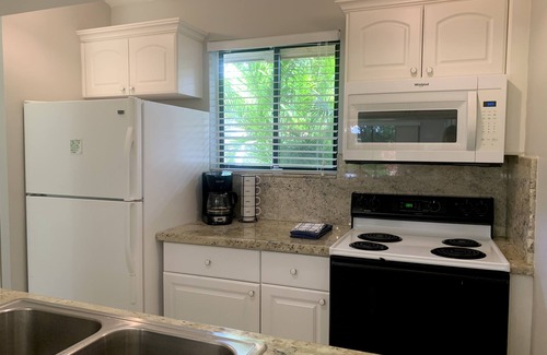 Palm Beach Gardens Cottage | Classy Cottage in PGA National. Discount for Monthly Stays!