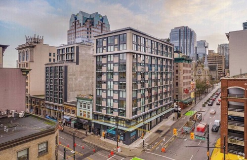 Central Apartment | Classy Downtown Vancouver Apartment Near Waterfront Station