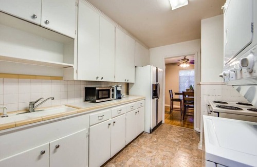 Uptown House | Classy Mid-Century Townhome in Alamo Heights