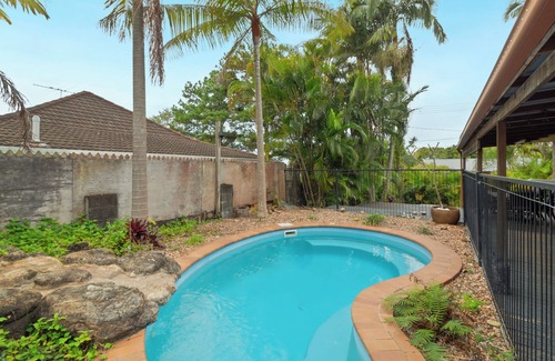 Wellington Point House | Classy Resort Feel home with Pool