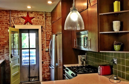 Westside North Condo | Classy Vintage Home ♥ of Downtown ★ 180° Views, Walkable, Driveway, Decks