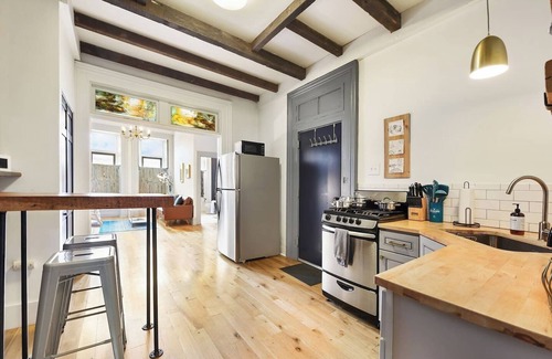 East Allegheny Apartment | Classy Vintage Stay Minutes to Downtown & Stadiums