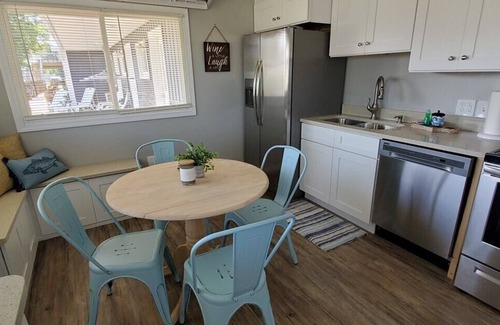 Geneva-on-the-Lake Apartment | Claudia's Castaway at Christopher's Dockside