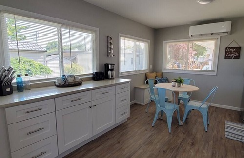 Geneva-on-the-Lake Apartment | Claudia's Castaway at Christopher's Dockside