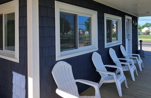 Geneva-on-the-Lake Apartment | Claudia's Castaway at Christopher's Dockside