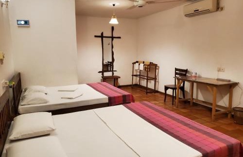 Polonnaruwa Bed & Breakfast | Clay Hut Village