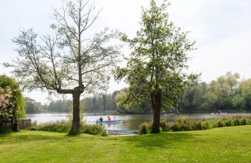 Thorpeness House | Claysmead - A large Lakeside House in Thorpeness - Aldeburgh Coastal Cottages