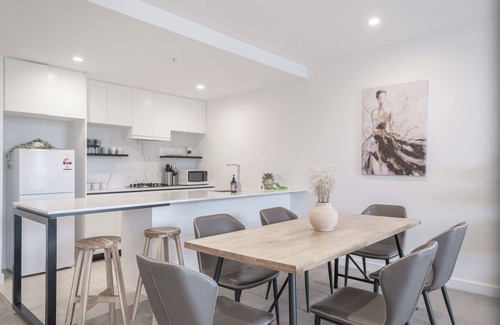 Clayton Apartment | Clayton Beautiful 2BR1BA Apartment Near Monash Parking