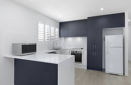 Golden Beach Apartment | Clayton Garden Unit 5 Golden Beach