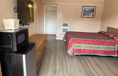 Rockford Hotel | Clayton House Motel