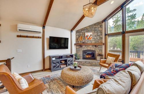 Cle Elum House | Cle Elum Cabin with Hot Tub, Fire Pit and Deck!