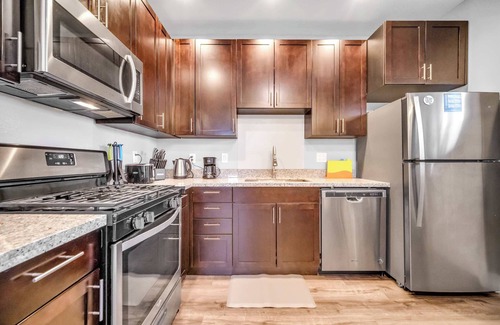Hough Apartment | Cle Suites 1BR/1BA | 5 min Walk to Cle Clinic #15