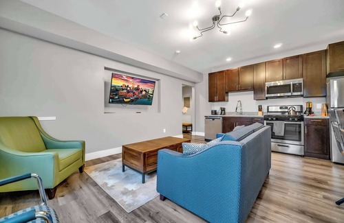 Hough Apartment | Cle Suites 1BR/1BA | 5 min Walk to Cle Clinic #11
