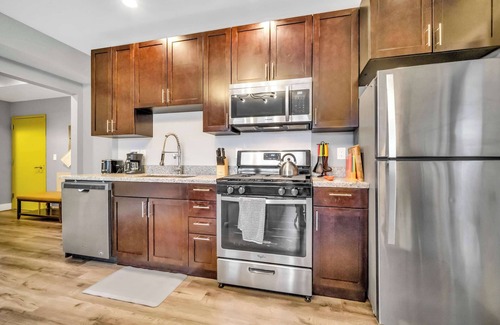 Hough Apartment | Cle Suites 1BR/1BA | 5 min Walk to Cle Clinic #11