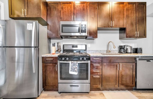 Hough Apartment | Cle Suites 2BR/1BA | 5 min Walk to Cle Clinic #4