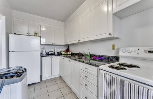 Broadview North Apartment | Clean 1 bedroom apartment 5 min to downtown