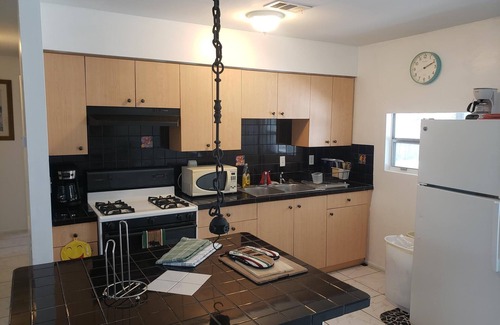 Port Saint Lucie House | Clean 2-bedroom 2 bath turnkey pool house w central air, Wi-Fi, 15 min to beach.
