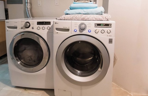 Burnaby House | Clean 4 Bedroom Basement Suite at Burnaby Metrotown Neighbourhood