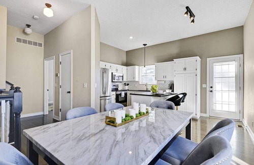 Overland Park House | Clean and Chic Home In Overland Park