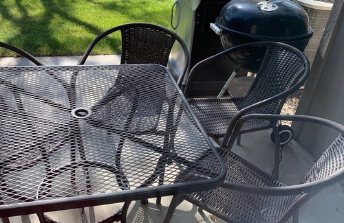 Eagle House | Clean and Close To Boise & Meridian Downtown Eagle