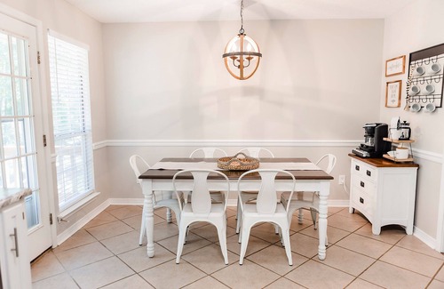Daphne House | CLEAN and COMFY 3br/2ba home in Daphne, Near I-10, Mobile, Fairhope, Beaches!