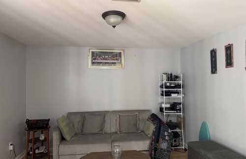 Dumfries Apartment | Clean and cosy 1-bedroom apartment