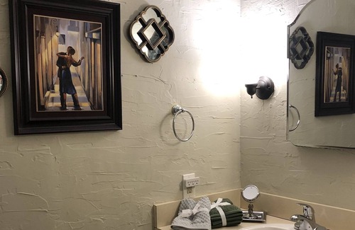 Buechel Condo | Clean and Cozy Condo - Centerally Located
