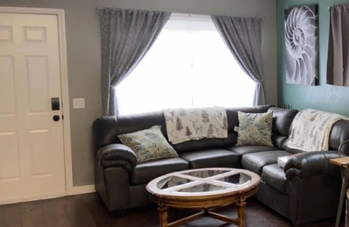 La Grande House | Clean and cozy home that is perfect for a NE Oregon getaway!