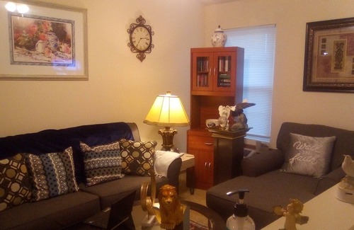 Champaign Apartment | Clean and cozy one bedroom one bath apartment in Champaign Il