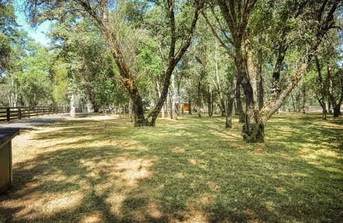 Phoenix Lake-Cedar Ridge Cottage | Clean and peaceful cottage in Sonora near Phoenix Lake Golf Grove
