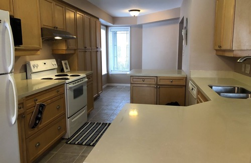 London House | Clean and quiet house near Costco shopping mall