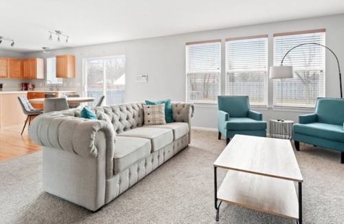 Ypsilanti House | Clean and Spacious 4 bd home, Perfect for Families
