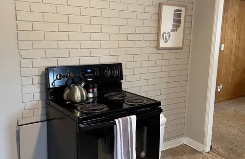 Lake Station Apartment | Clean apartment close to 80/94, I65 Indiana Dunes