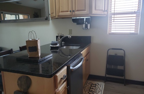 Oak Harbor Condo | Clean, beautiful condo by Lake Erie! Perfect getaway for a family of four.