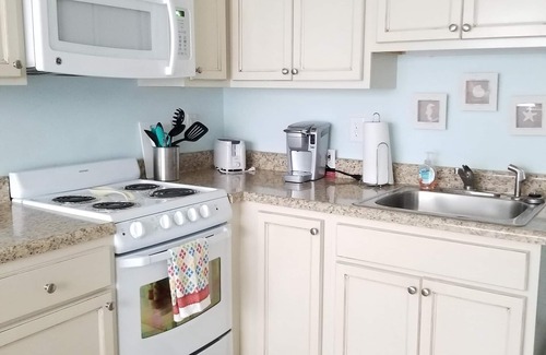 Atlantic Beach Apartment | Clean, Beautiful Bright Studio Condo With Extras For Your Perfect Vacation!