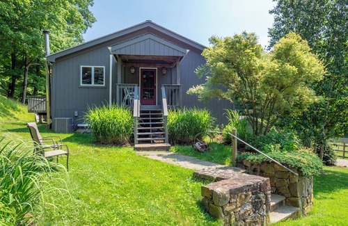 Southbury Cottage | Clean & Bright 2 Bedroom Cottage shares 8 Acres