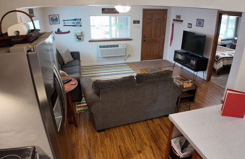 Klamath Lake Cabin | Clean cabin in the woods. Close to Crater Lake!