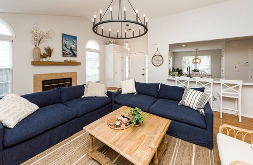 Mount Pleasant House | Clean Coastal Cottage 5min to beach & 15min to Charleston