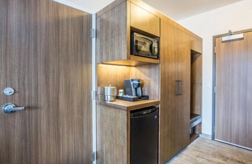 Tanasbourne House | Clean comfort awaits at our rooms !
