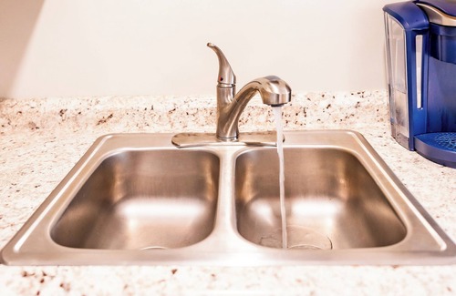 South Pittsburg Condo | Clean, Comfortable, Modern, & Private 1 BR Getaway in South Pittsburg