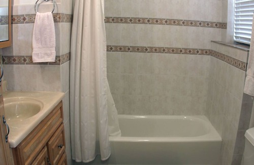 Raritan Apartment | Clean, Comfortable and Convenient 1BR Apartment Rental