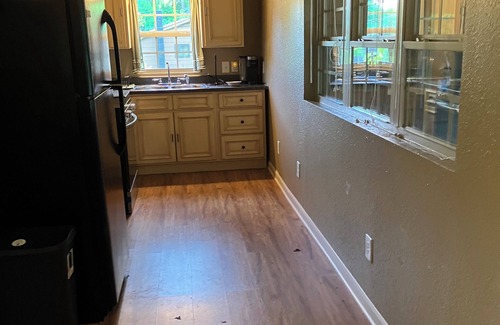 Greeneville Cottage | Clean, Comfortable, Private