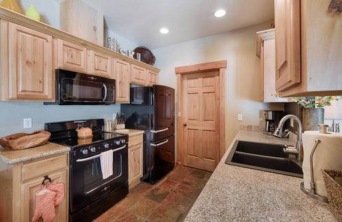 McCall House | Clean Comfortable Townhome with Hot Tub Sleeps 7