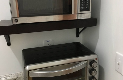Kenilworth Apartment | Clean, Comfy and Close to downtown