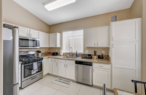 Enterprise House | Clean, Convenient & Comfortable Vegas House