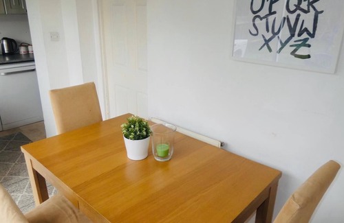 Ashburton House | Clean & Cosy 3 Bed House with Free Pvt Parking