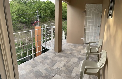 May Pen House | Clean Cosy unit in May Pen. Lots of natural lighting and cool breeze awaits you!