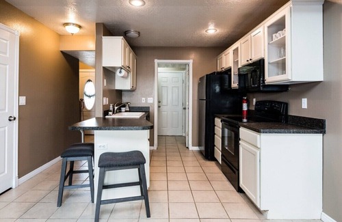 North Logan Condo | Clean & Cozy - close to everything!