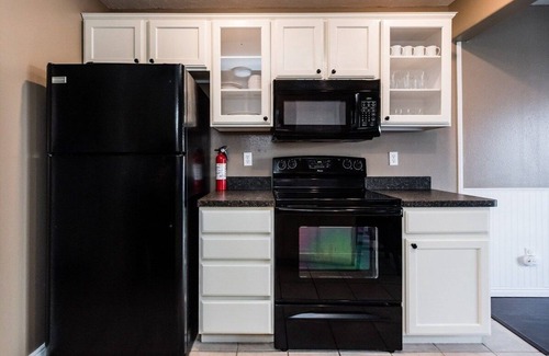 North Logan Condo | Clean & Cozy - close to everything!