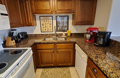 Mesquite Condo | Clean & Cozy Condo with pool and trailer parking!